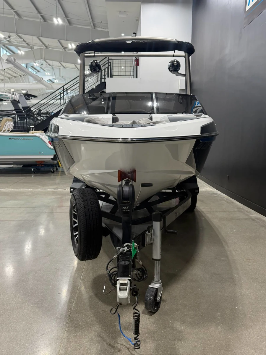 2021-malibu-wakesetter-22-lsv-148649-image2
