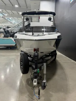 2021-malibu-wakesetter-22-lsv-148649-image2