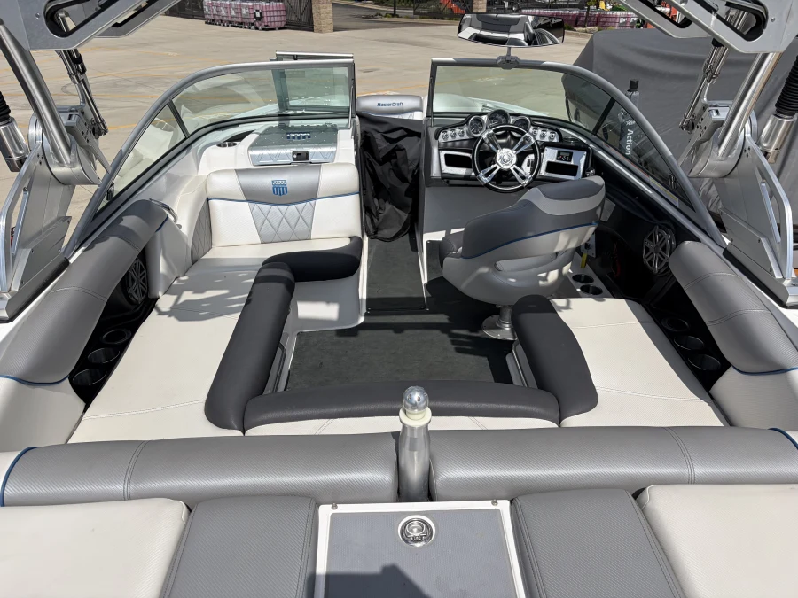 2012-mastercraft-x2-148653-image10