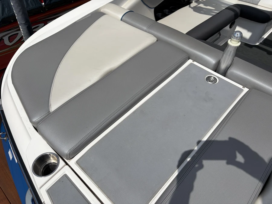 2012-mastercraft-x2-148653-image12