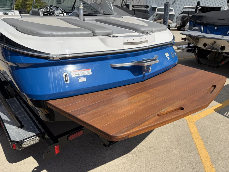 2012-mastercraft-x2-148653-image23