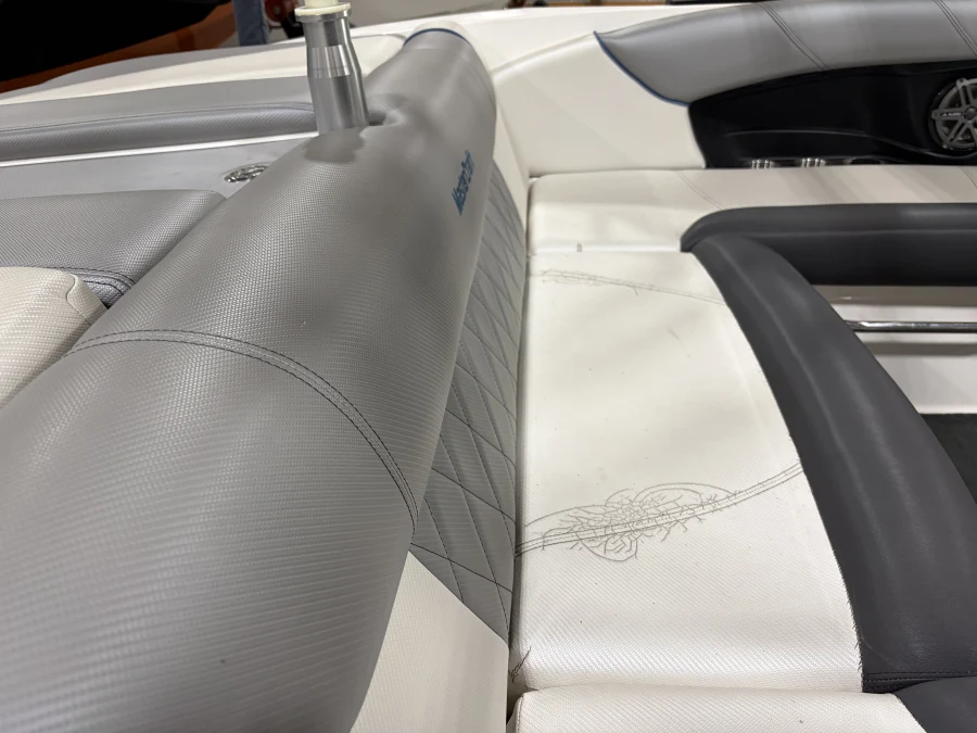 2012-mastercraft-x2-148653-image27