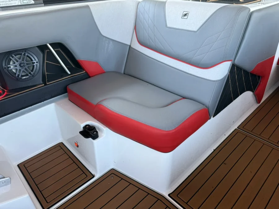 2021-nautique-gs24-148779-image10.webp
