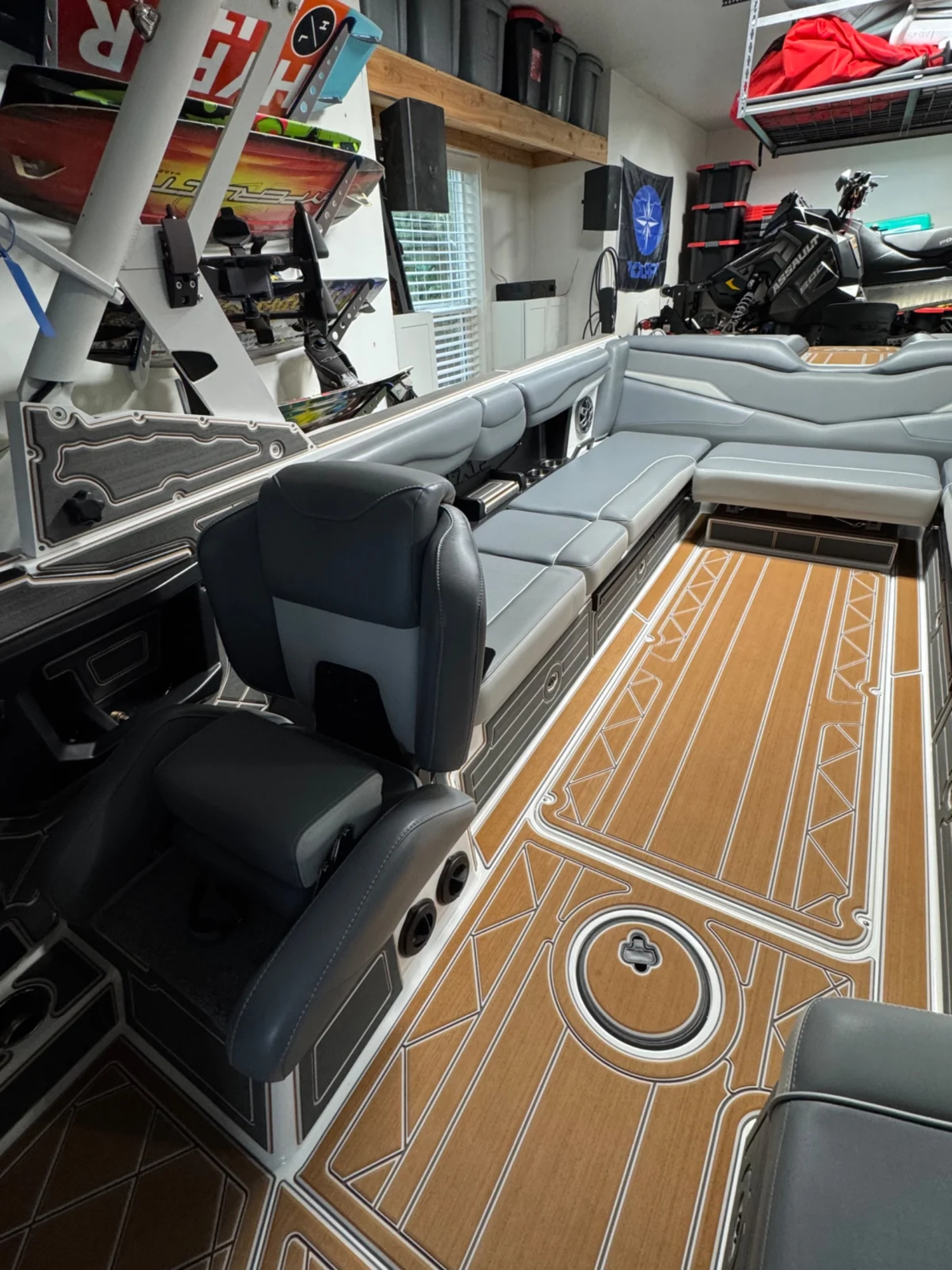 2022 Axis Boats T250