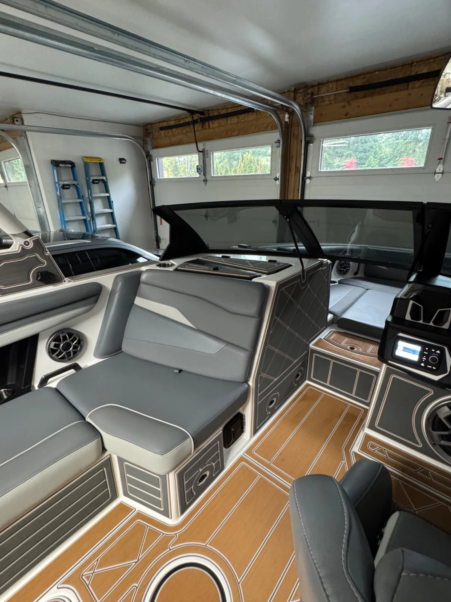 2022 Axis Boats T250