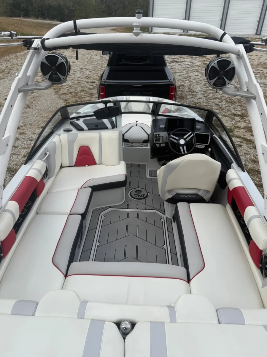 2018-malibu-wakesetter-vlx-148787-image1.webp