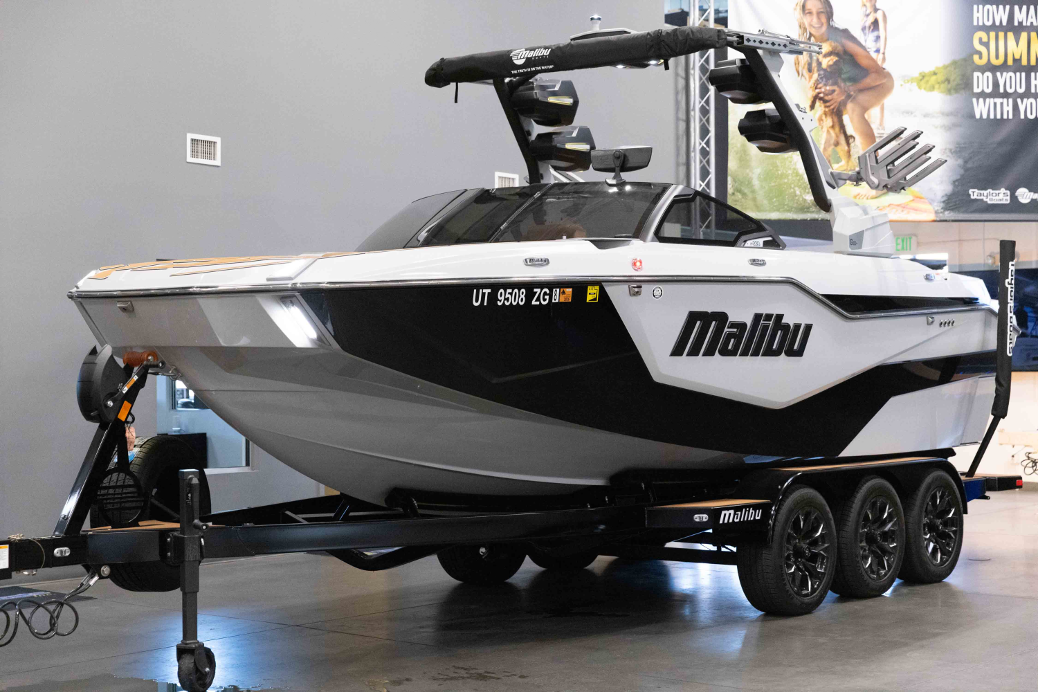 2025 Malibu Boats M230