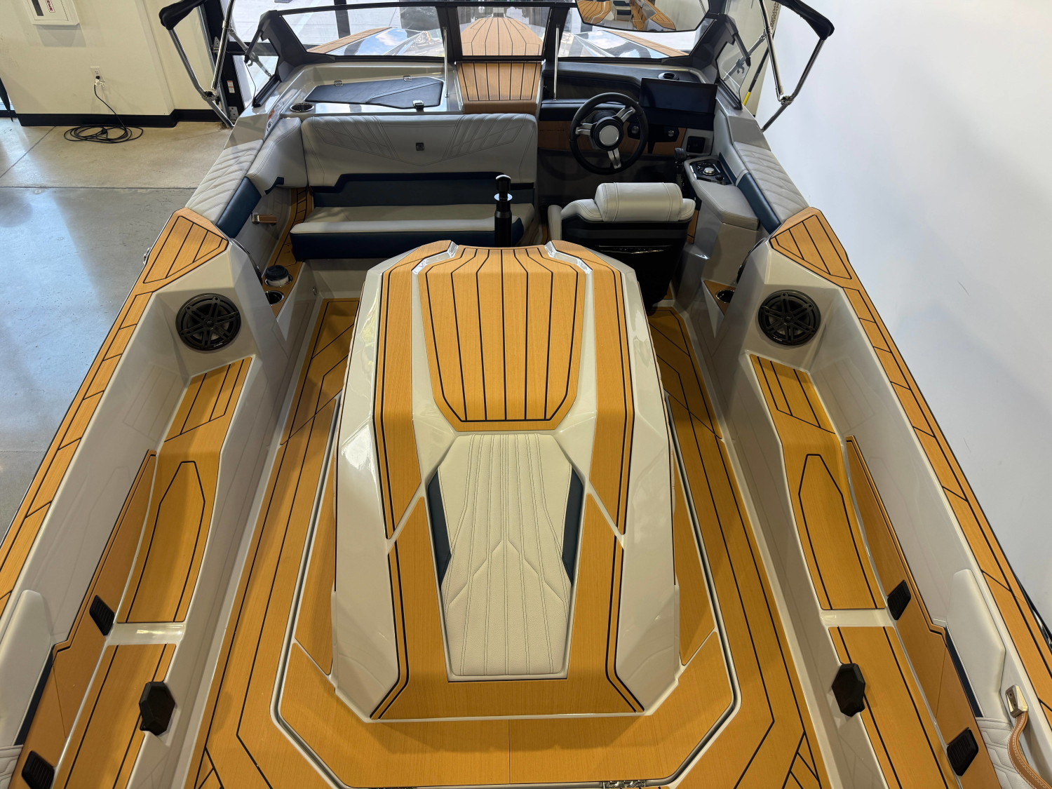 2027 Nautique Ski