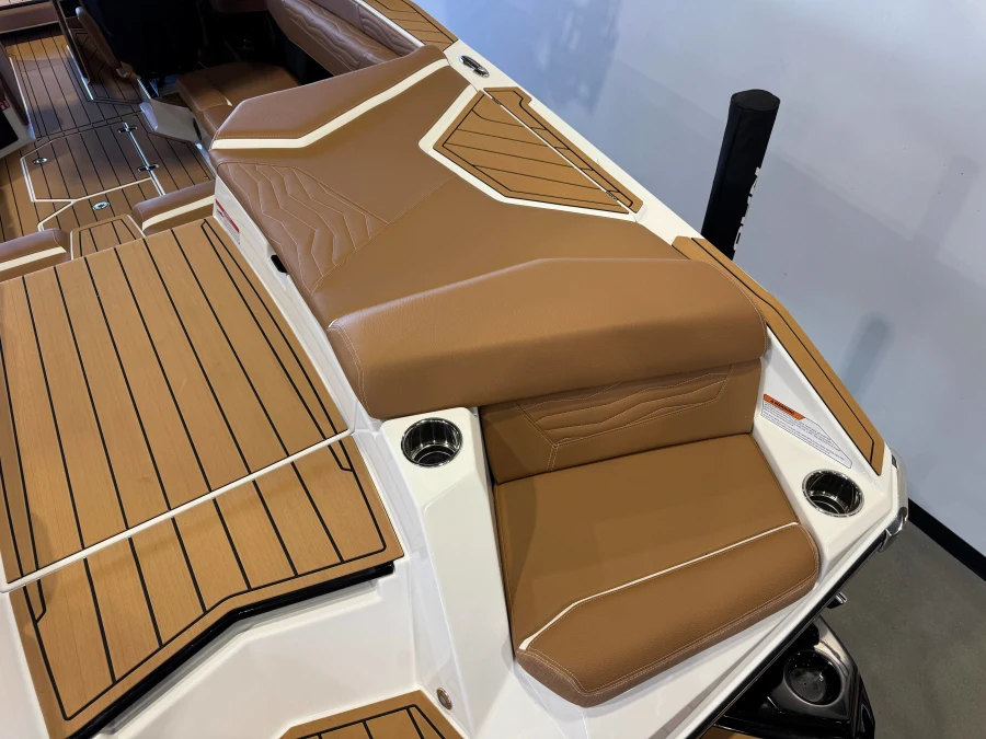 2027-nautique-g23-147020-image10