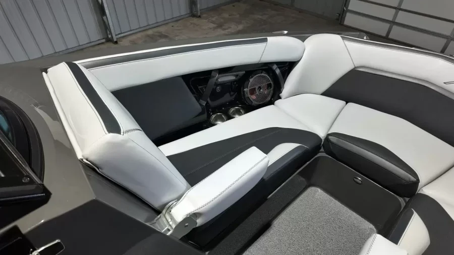 2019-mastercraft-x-star-147030-image16