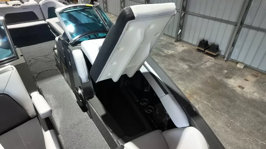 2019-mastercraft-x-star-147030-image17