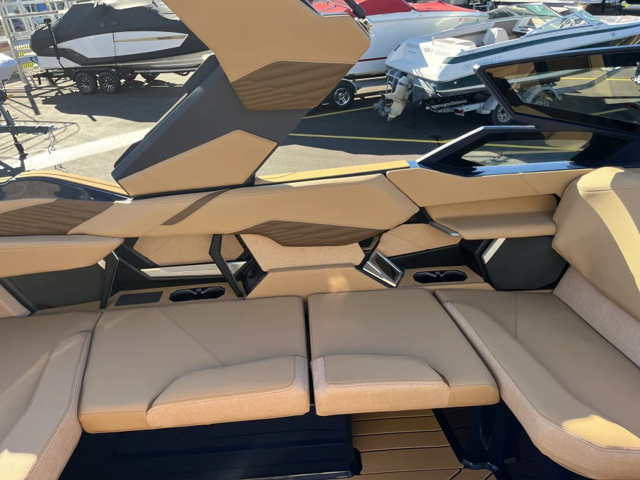 2027-mastercraft-x22-147048-image16