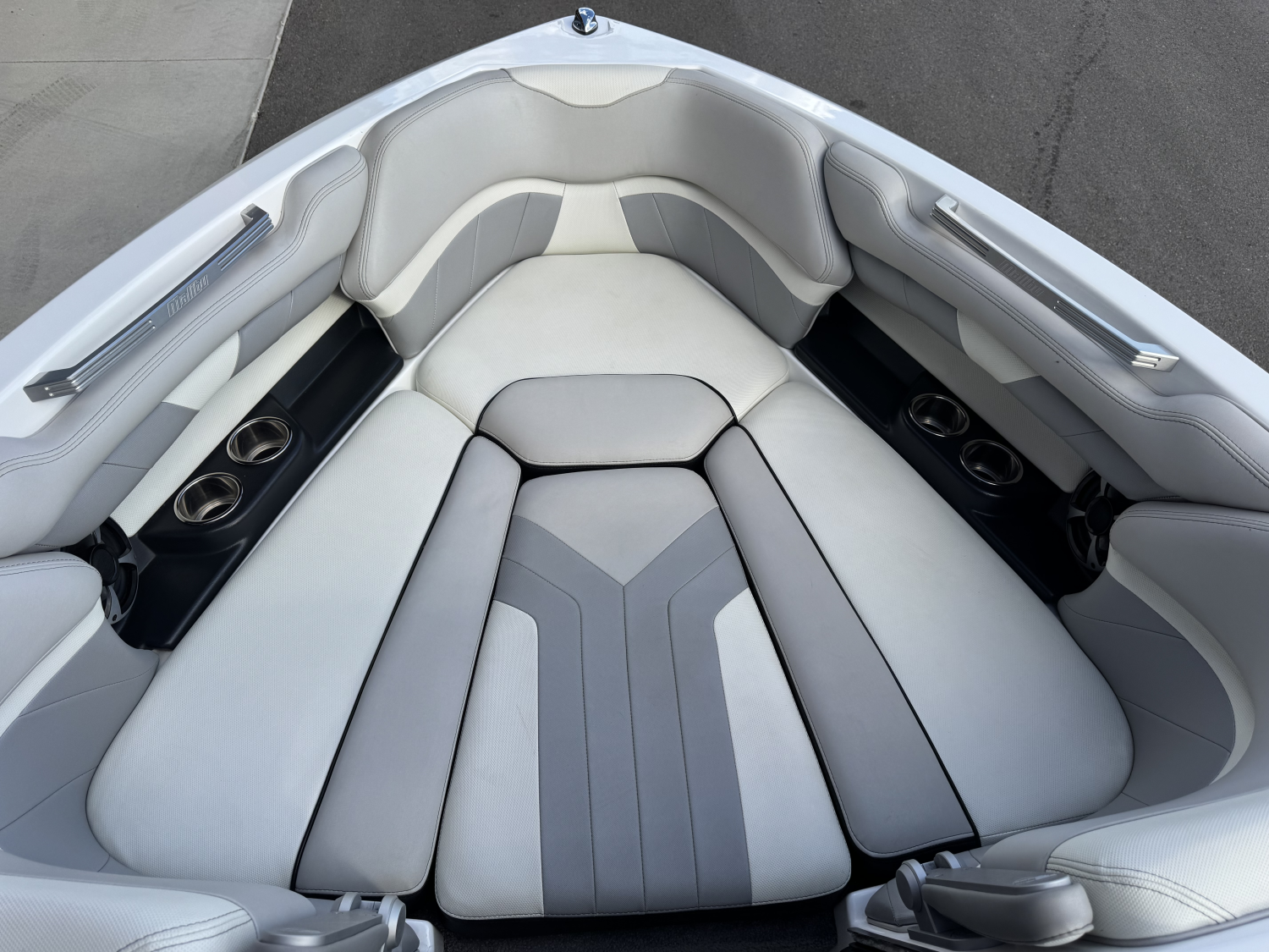 2017 Malibu Boats 25 LSV