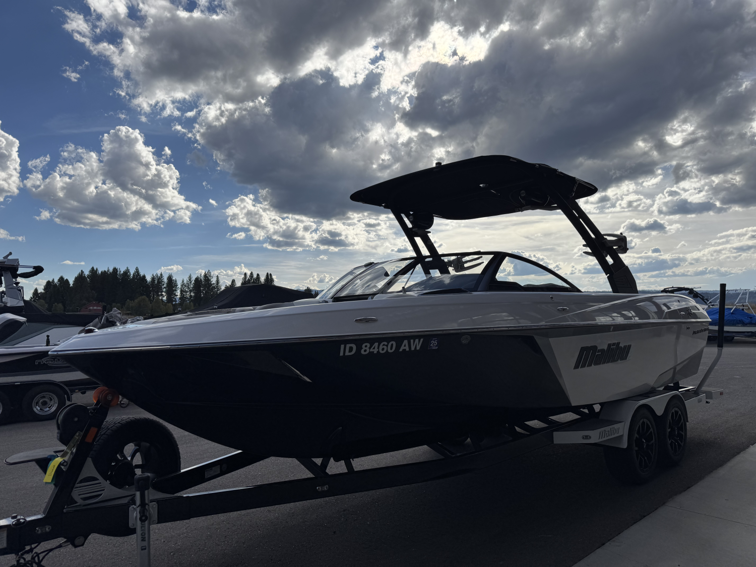 2017 Malibu Boats 25 LSV
