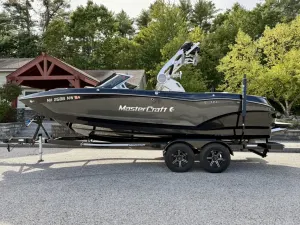 2021-mastercraft-x22-147065-image0.webp