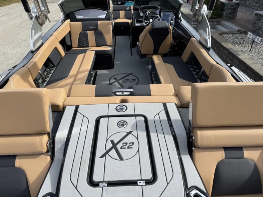 2021-mastercraft-x22-147065-image3.webp