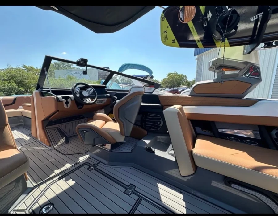 2022-nautique-g23-147066-image5.webp