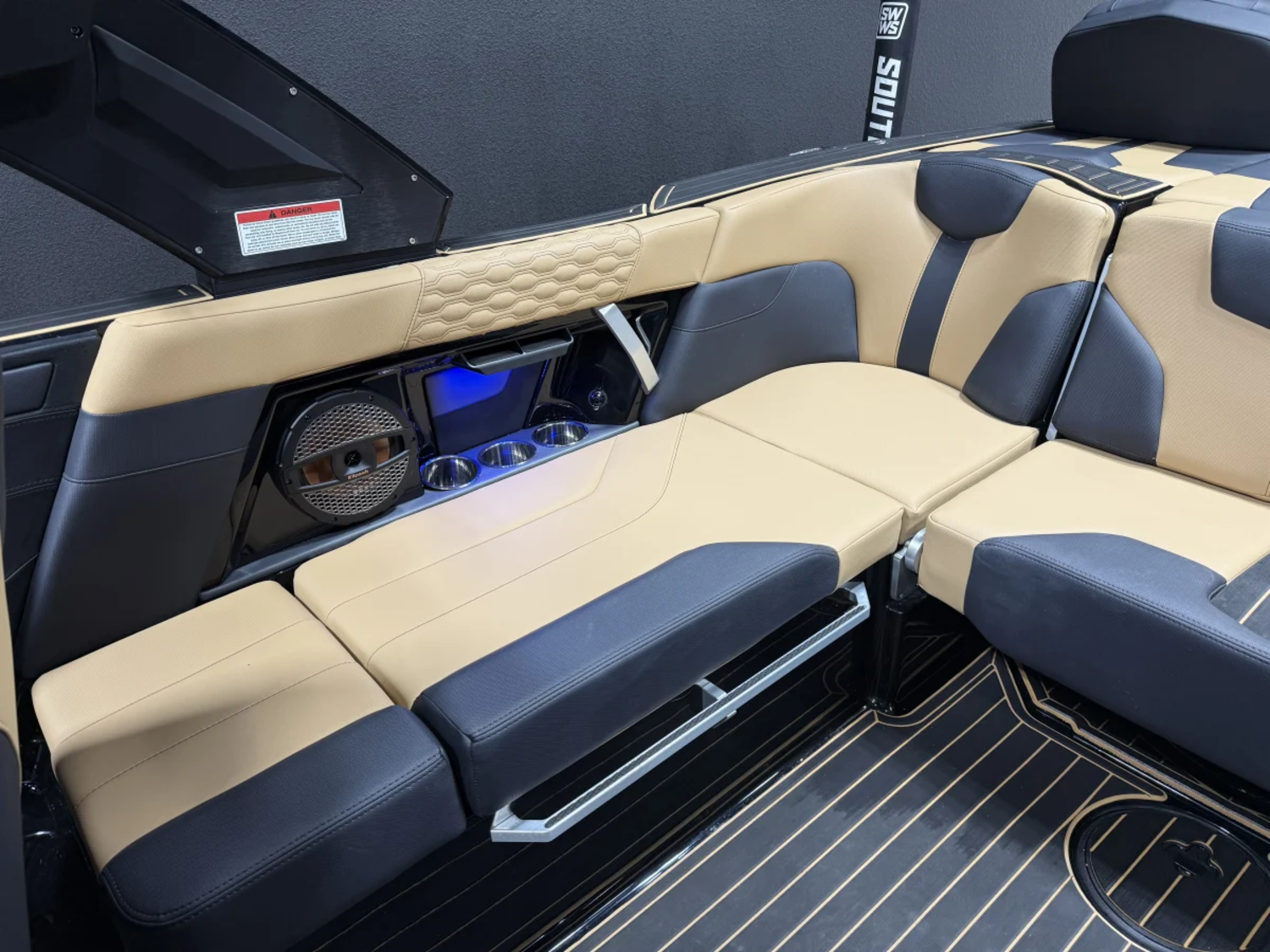2024 MasterCraft XT23 Ashley Kidd Edition