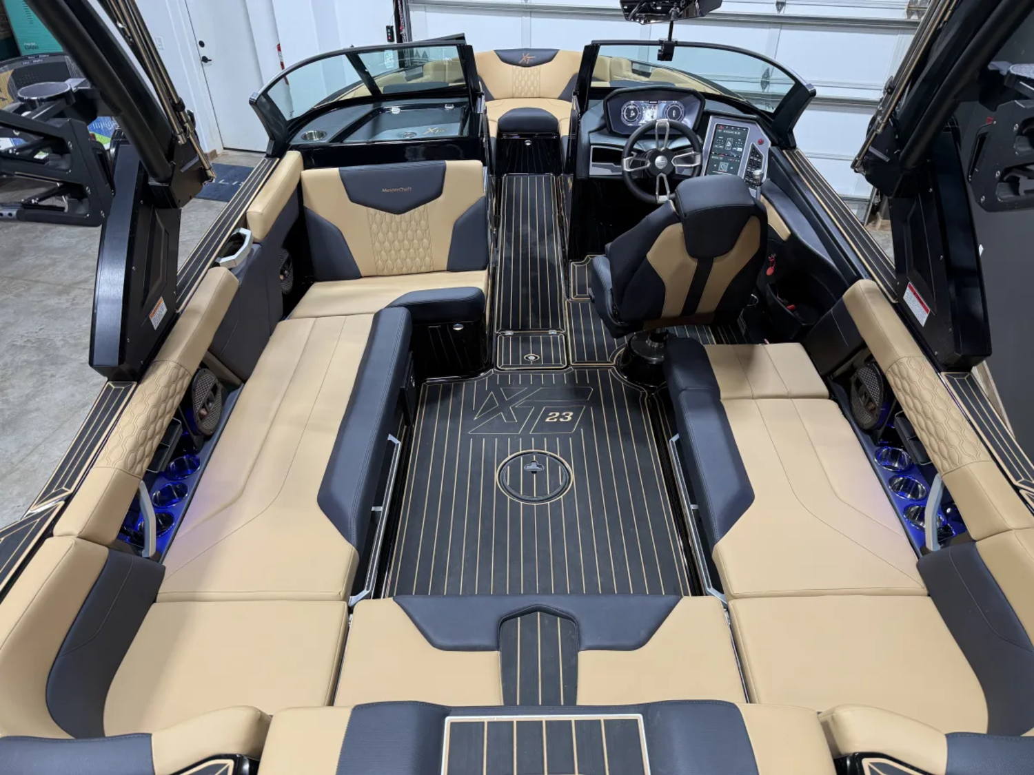 2024 MasterCraft XT23 Ashley Kidd Edition