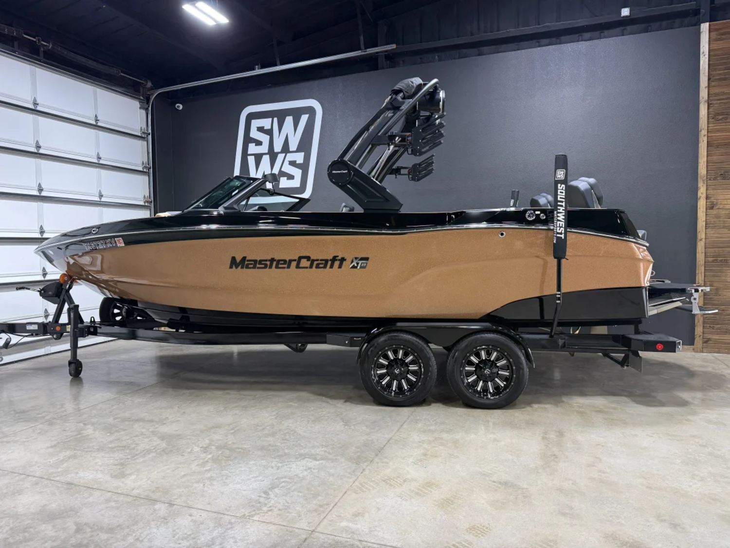 2024 MasterCraft XT23 Ashley Kidd Edition