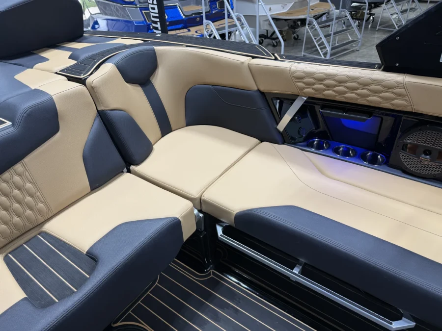 2024-mastercraft-xt23-147069-image8.webp