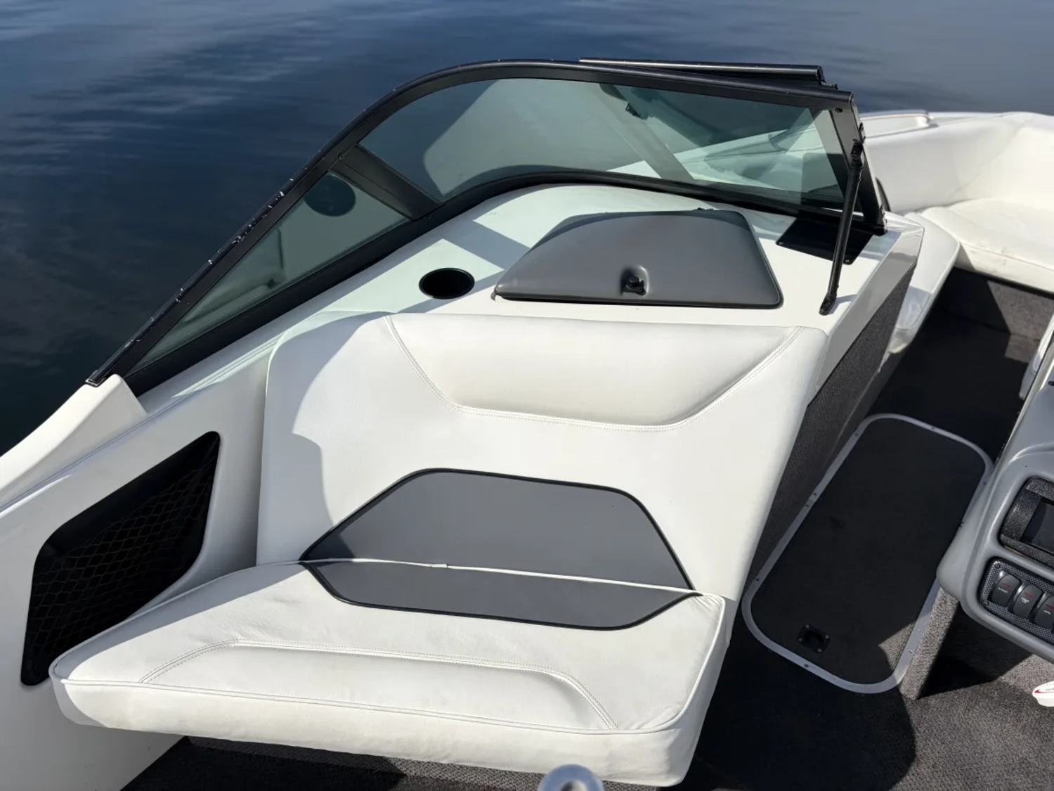 2000 Ski Centurion Bowrider