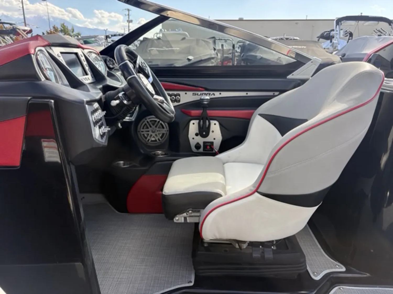 2017 24' Supra SG550 Bowrider
