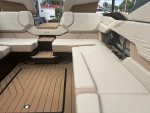 2027-mastercraft-x24-148804-image12.webp