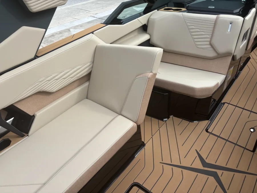 2027-mastercraft-x24-148804-image18.webp