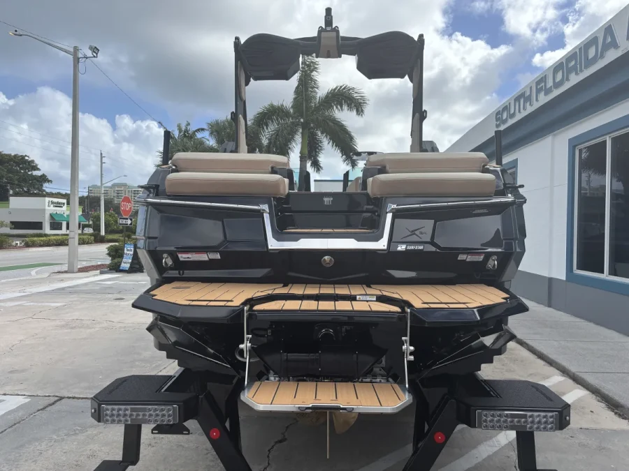 2027-mastercraft-x24-148804-image3.webp