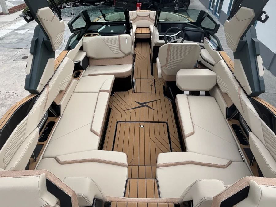 2027-mastercraft-x24-148804-image9.webp
