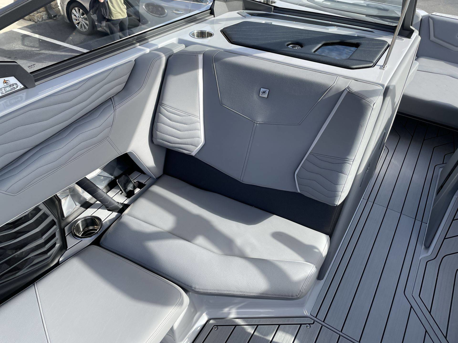 2027 Nautique G21