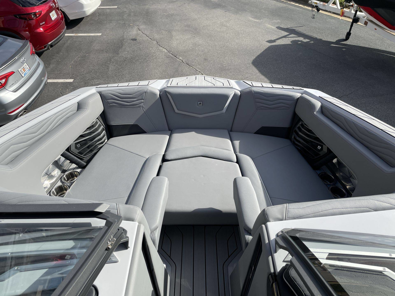 2027 Nautique G21