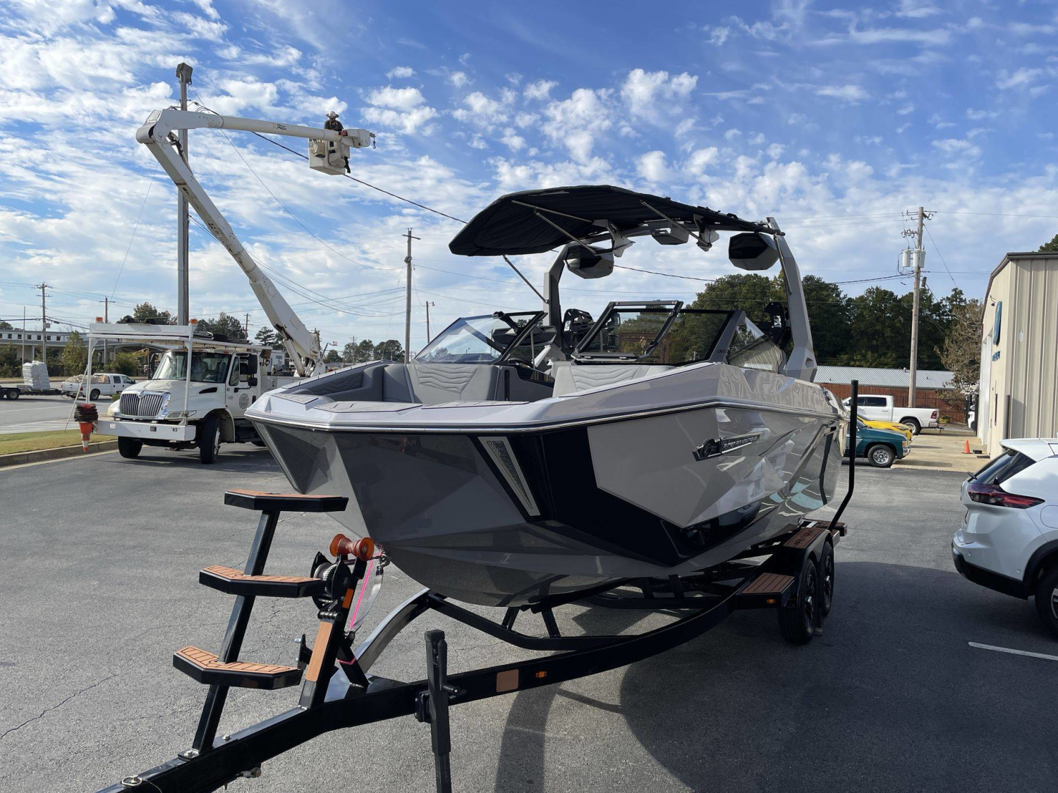 2027 Nautique G21