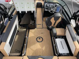 2024-mastercraft-xt23-148819-image8