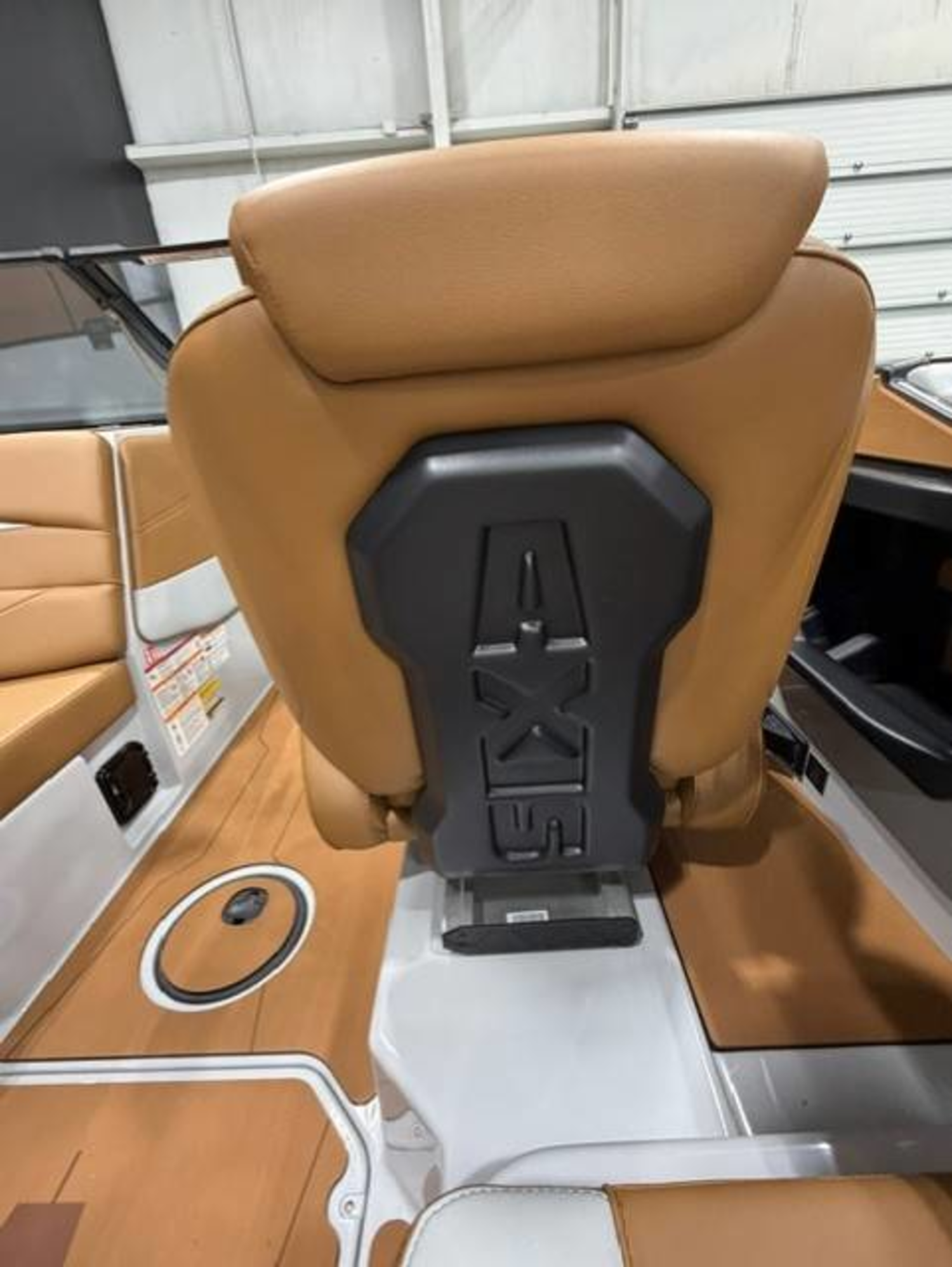 2027 Axis A225