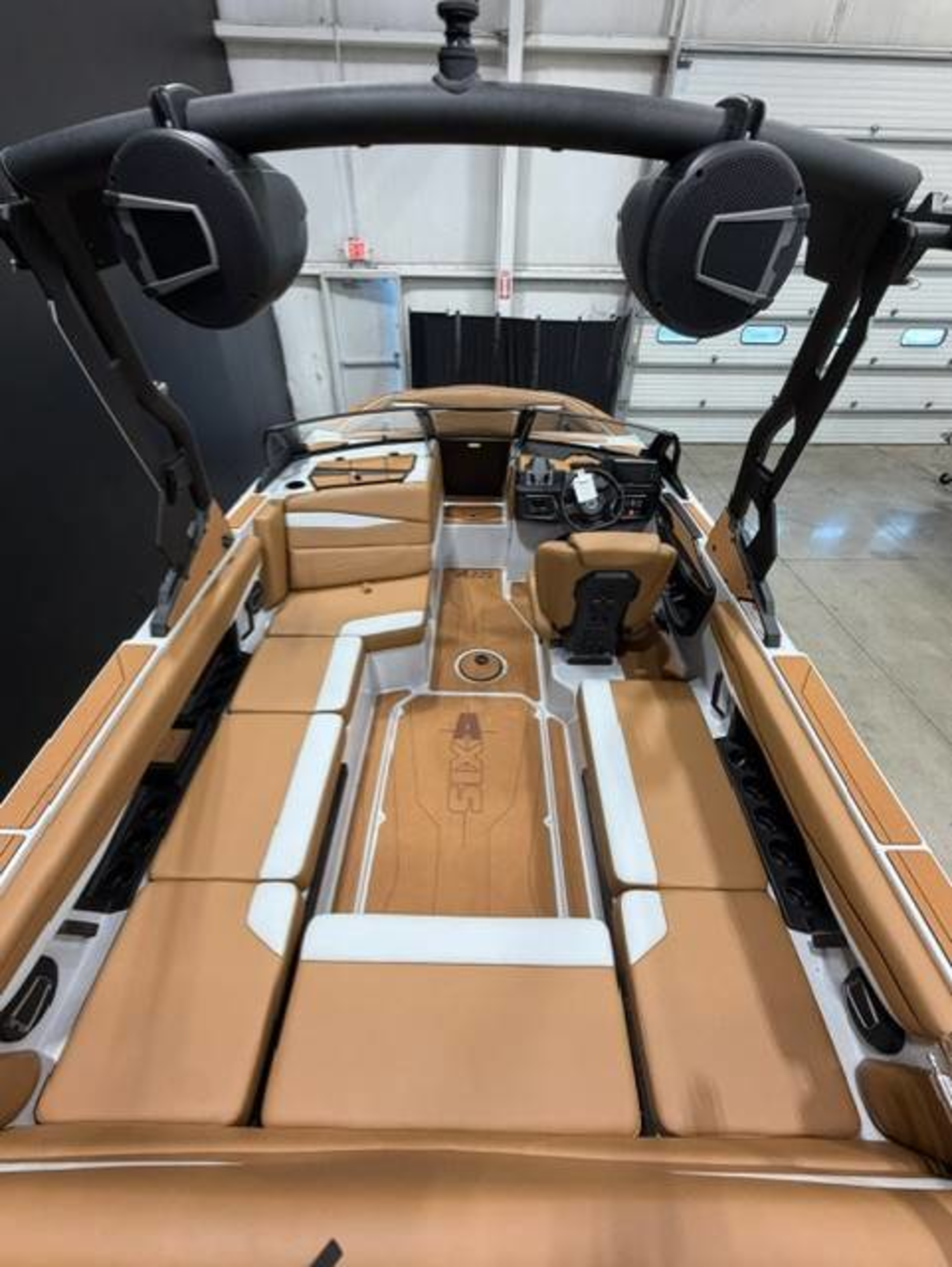 2027 Axis A225