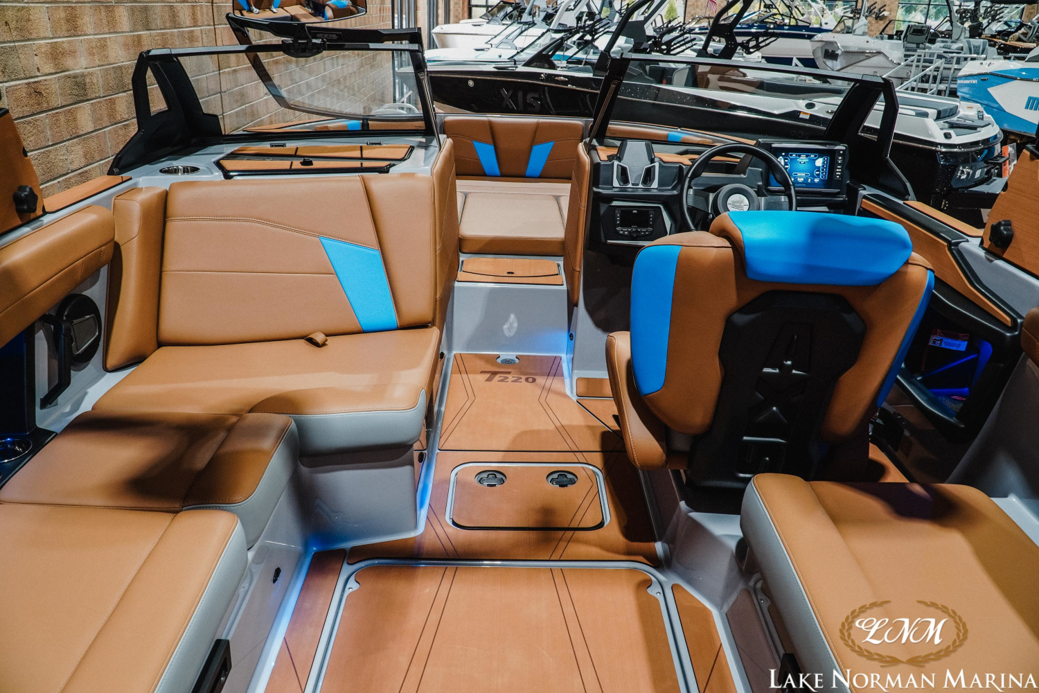 2027 Axis T220