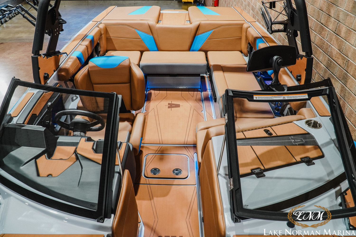 2027 Axis T220