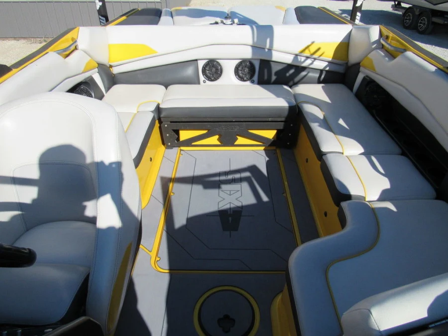 2015-axis-a22-148835-image12
