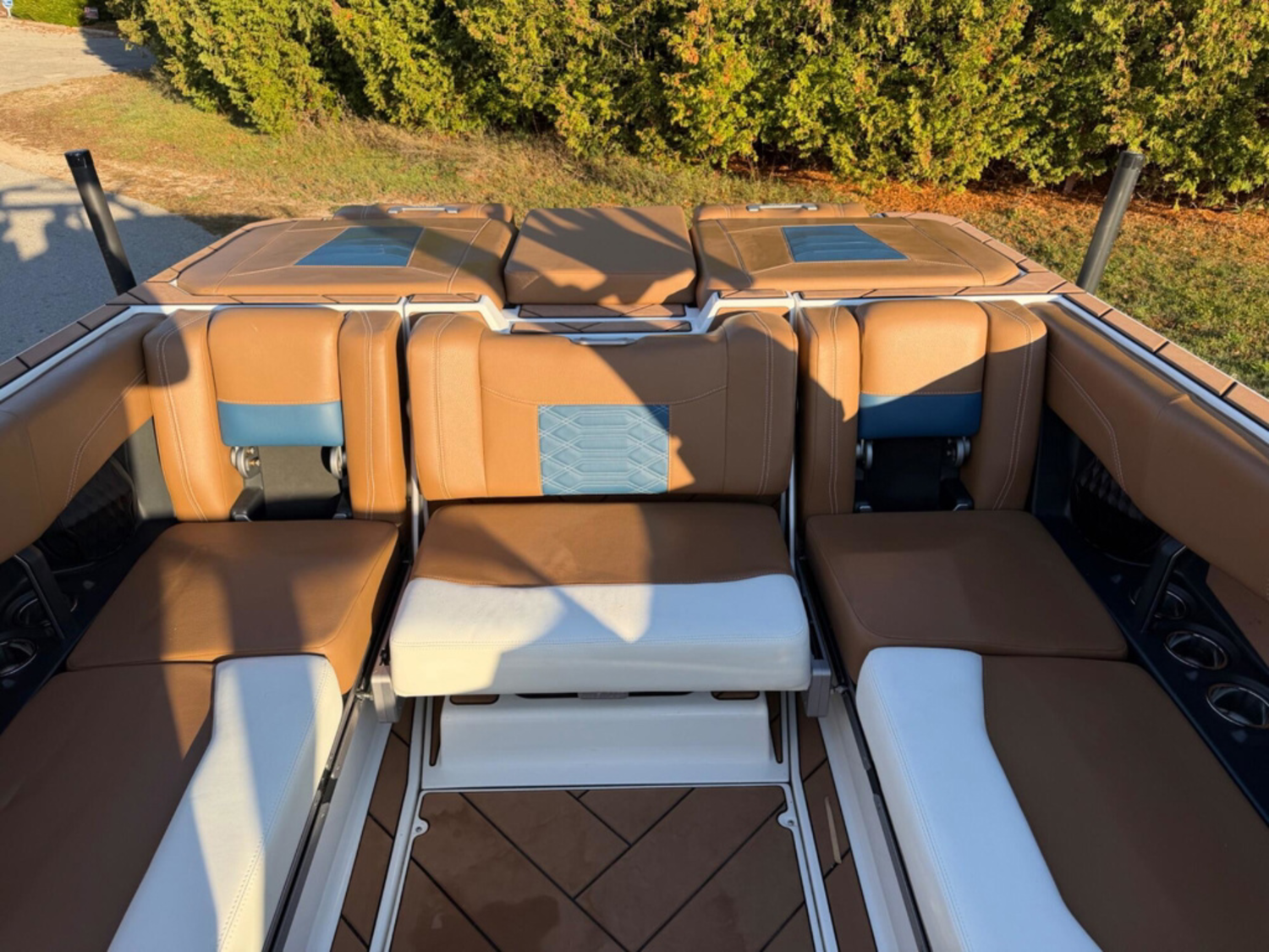 2022 Malibu Boats 25 LSV