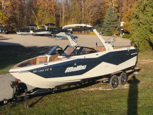 2022-malibu-wakesetter-25-lsv-148843-image1