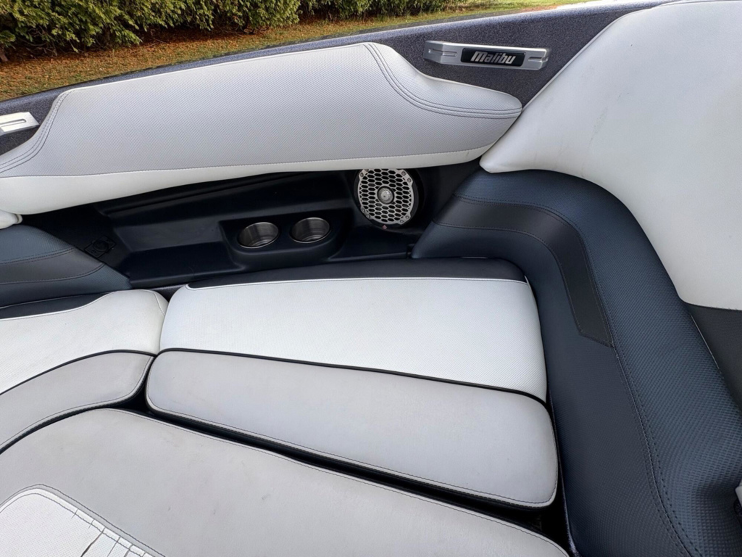2016 Malibu Boats 23 LSV