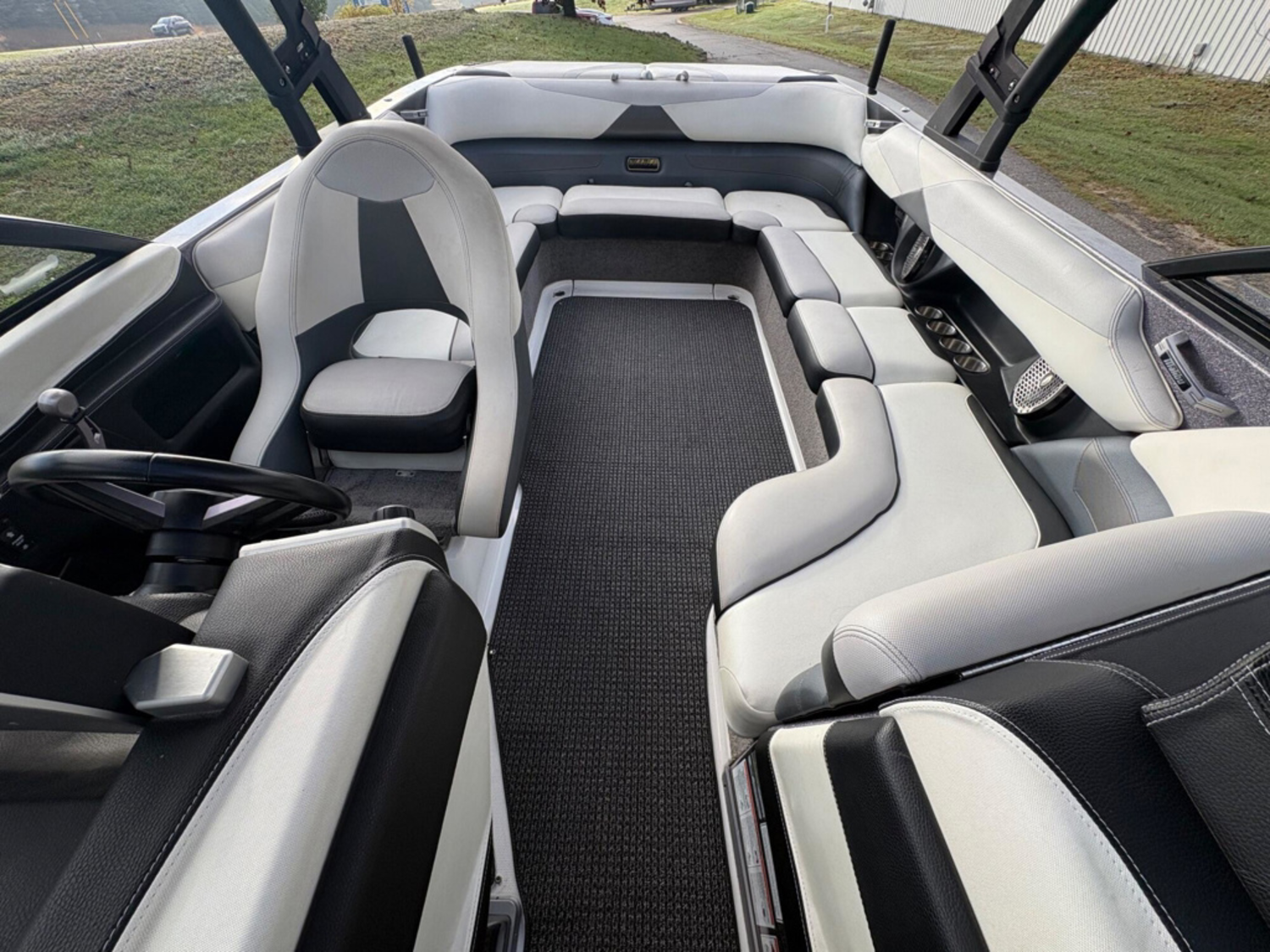 2016 Malibu Boats 23 LSV