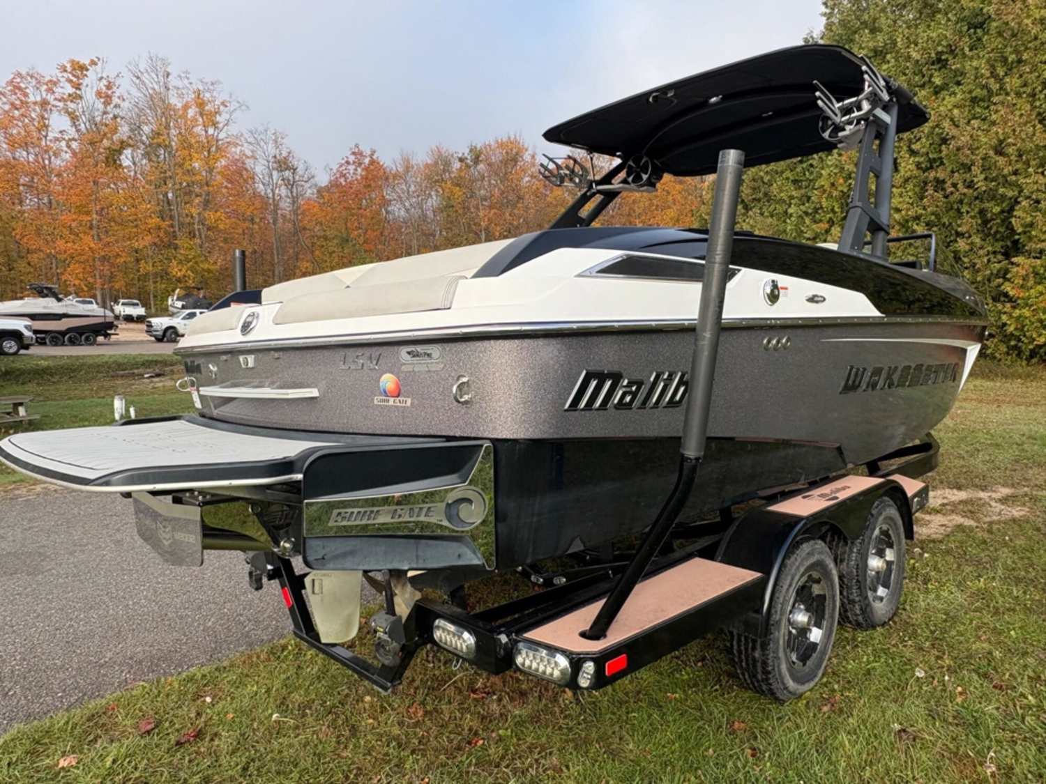 2016 Malibu Boats 23 LSV