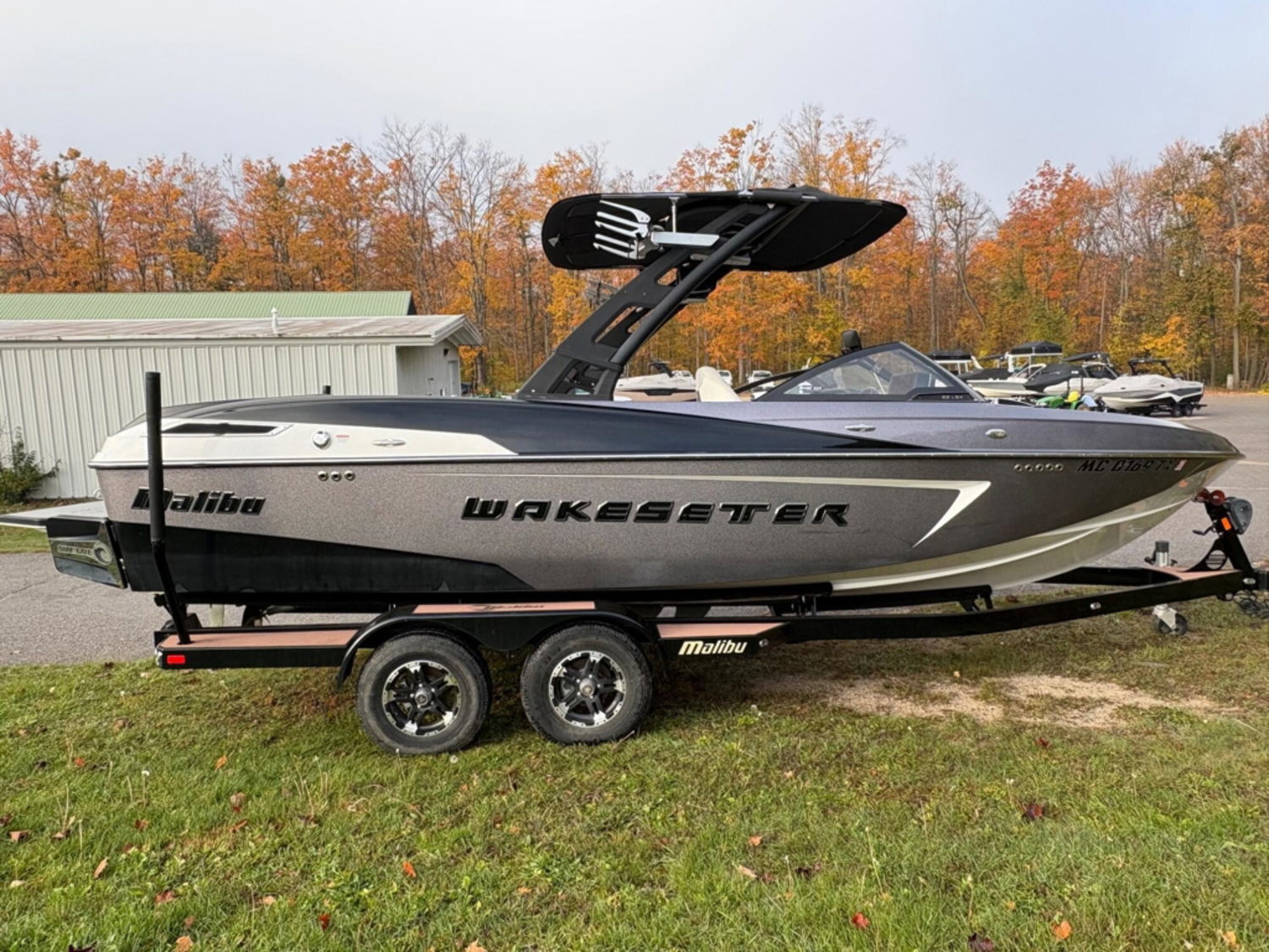 2016 Malibu Boats 23 LSV