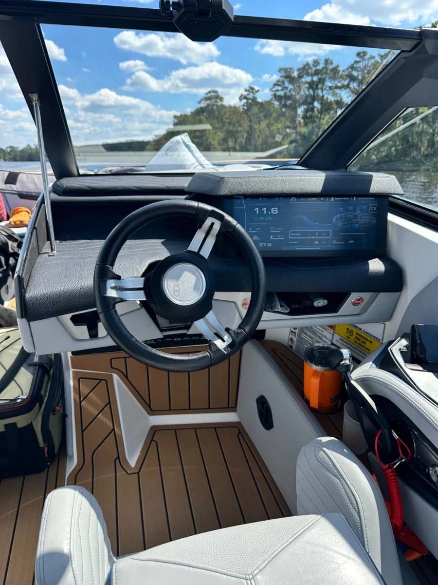 2025-nautique-g23-147088-image4.webp