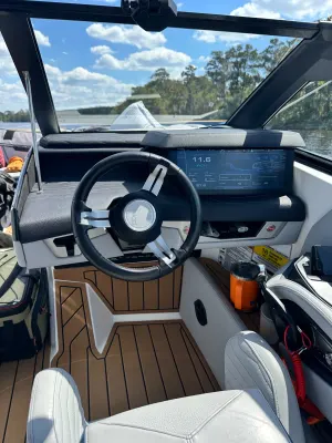 2025-nautique-g23-147088-image4.webp