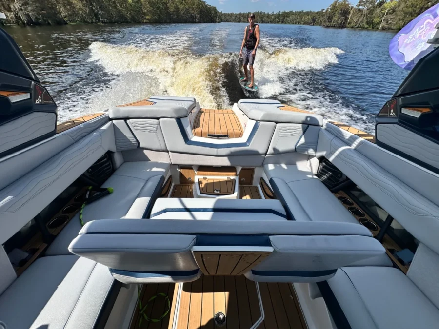 2025-nautique-g23-147088-image8.webp