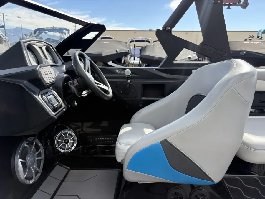 2018-axis-t22-147111-image17.webp